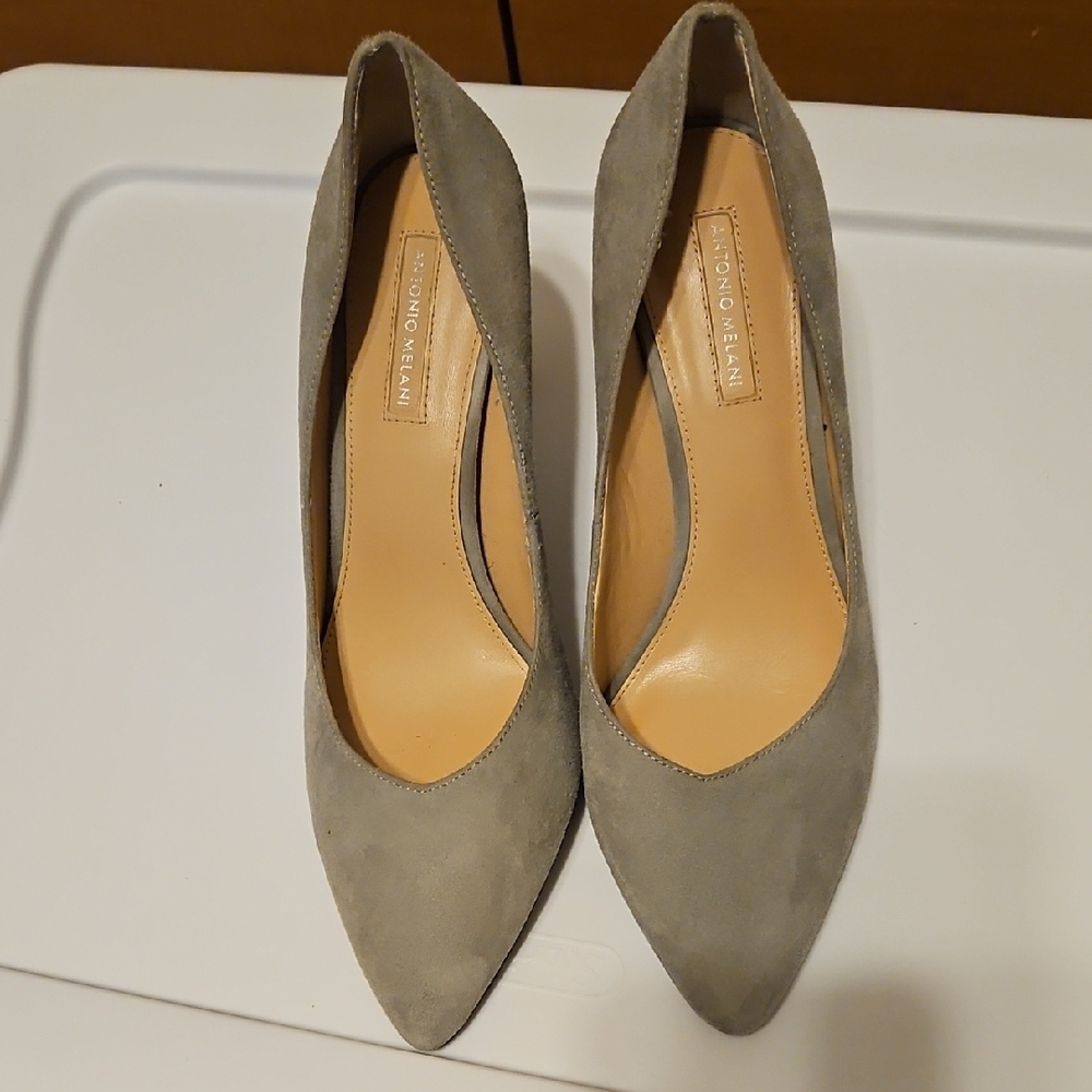 Antonio Melani Women's Gray Suede Pumps